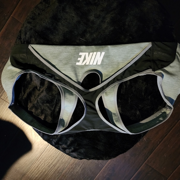 Nike Sportsbra - Picture 4 of 8